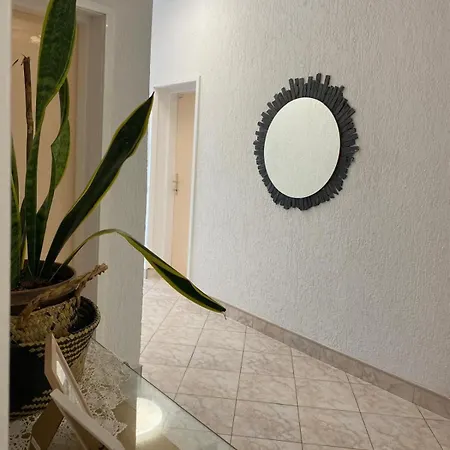 Nada Apartman Sucuraj
