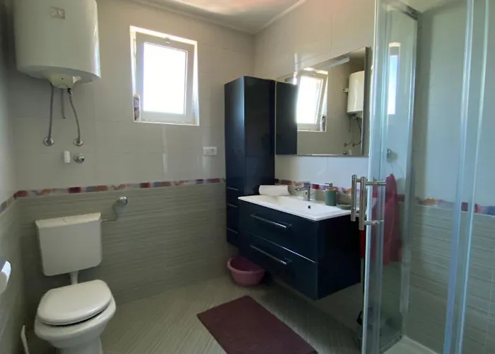 Nada 公寓 Sućuraj