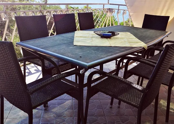 Nada 公寓 Sućuraj