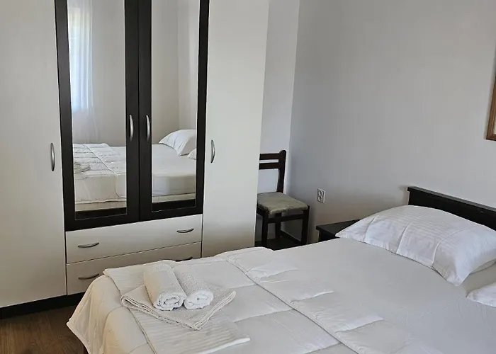 Nada * Sućuraj