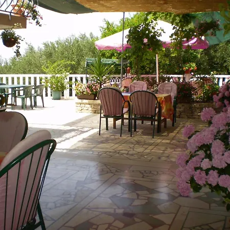 Nada Appartement Sućuraj