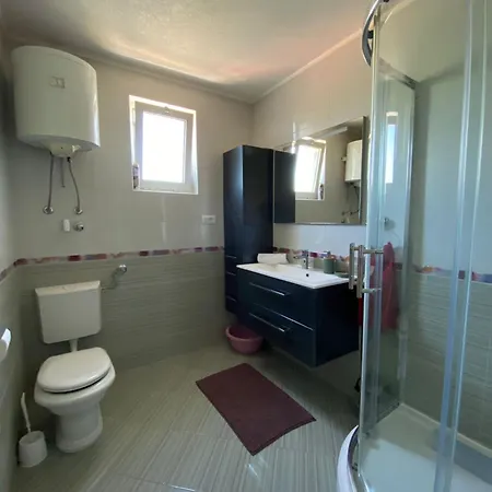 Nada Appartement Sućuraj