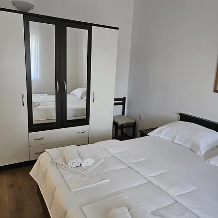 Nada * Sućuraj