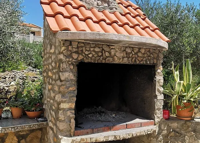 Nada * Sućuraj